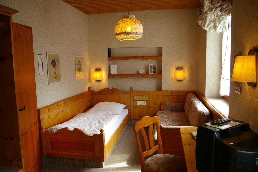 Hotel Alter Posthof Spay Exterior photo